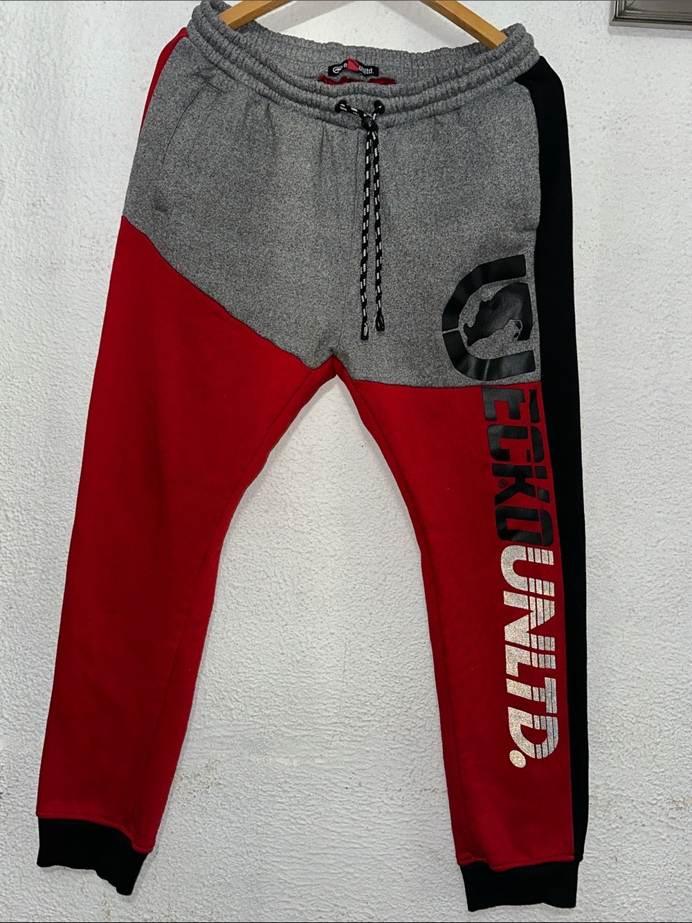 Ecko Unlimited men’s tColorblock Red & Gray Jogger Pants